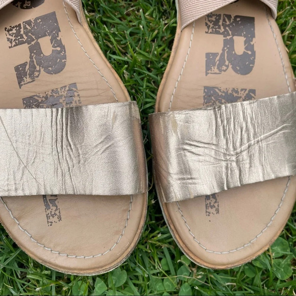 Sorel golden Ella sandals 9 vacation comfortable - Picture 5 of 6
